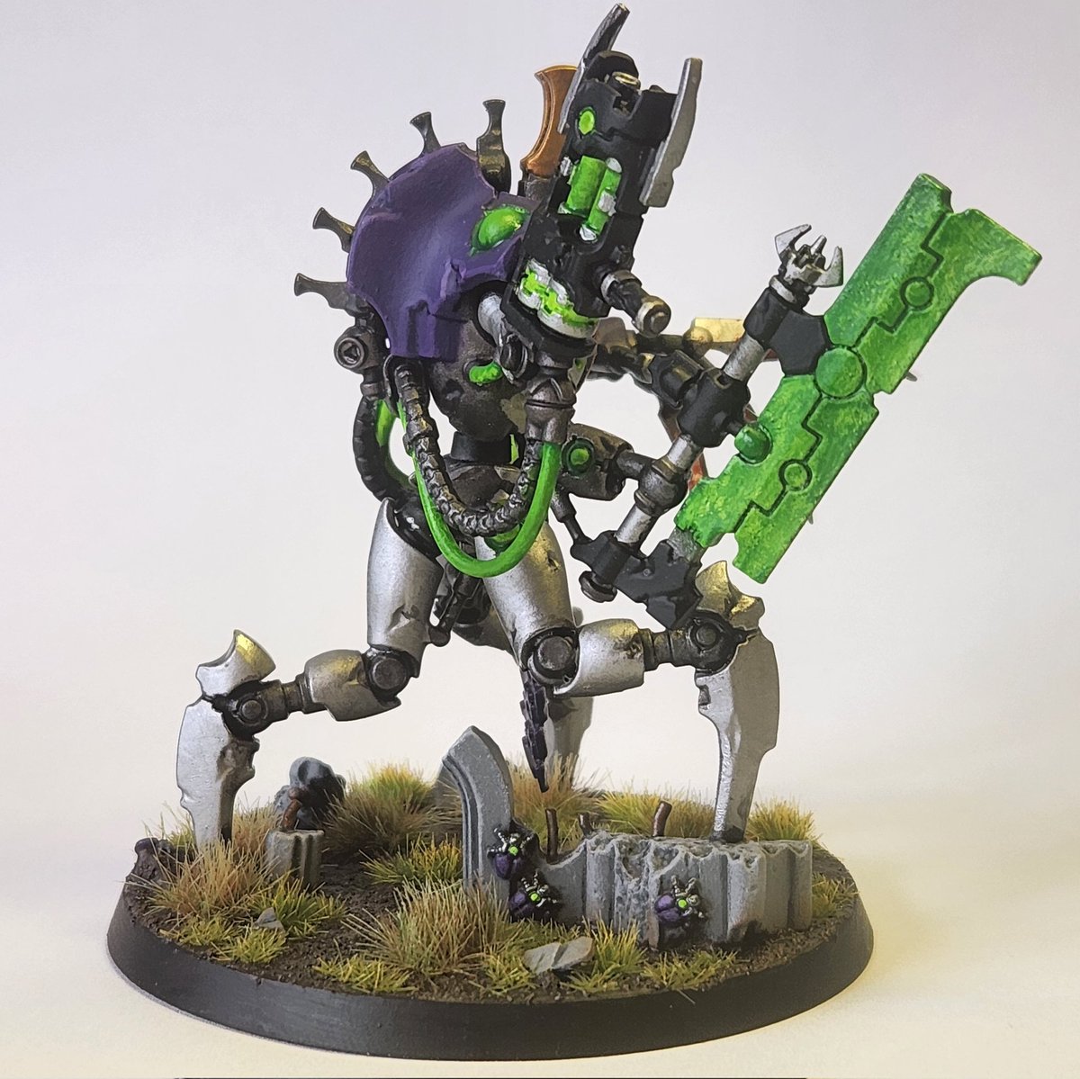 GlizziusKat's tweet photo. Señor Skorptekh that I painted for a friend as a Christmas gift.

#warhammer40000 #WarhammerCommunity #necrons https://t.co/t90YWwWj3i