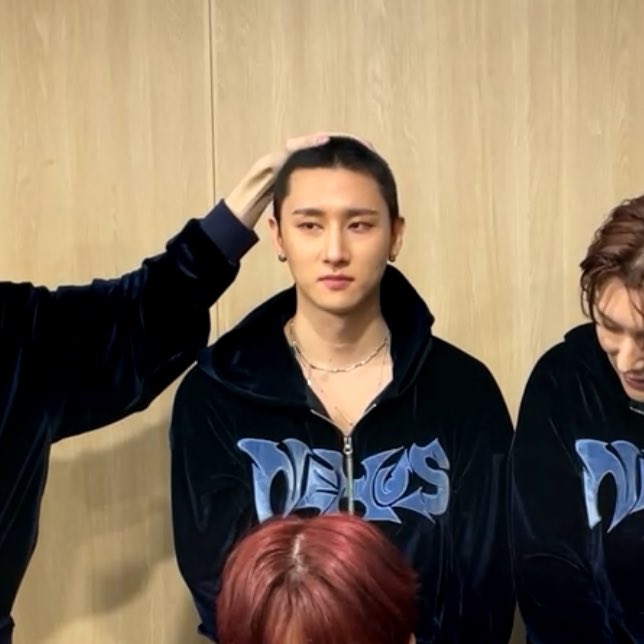 애형순1등 형이 균쫀쿠를 한없이 만지작거려

🐈‍⬛ 나 스트레스 볼이야…..? ㅋㅋㅋㅋㅋ