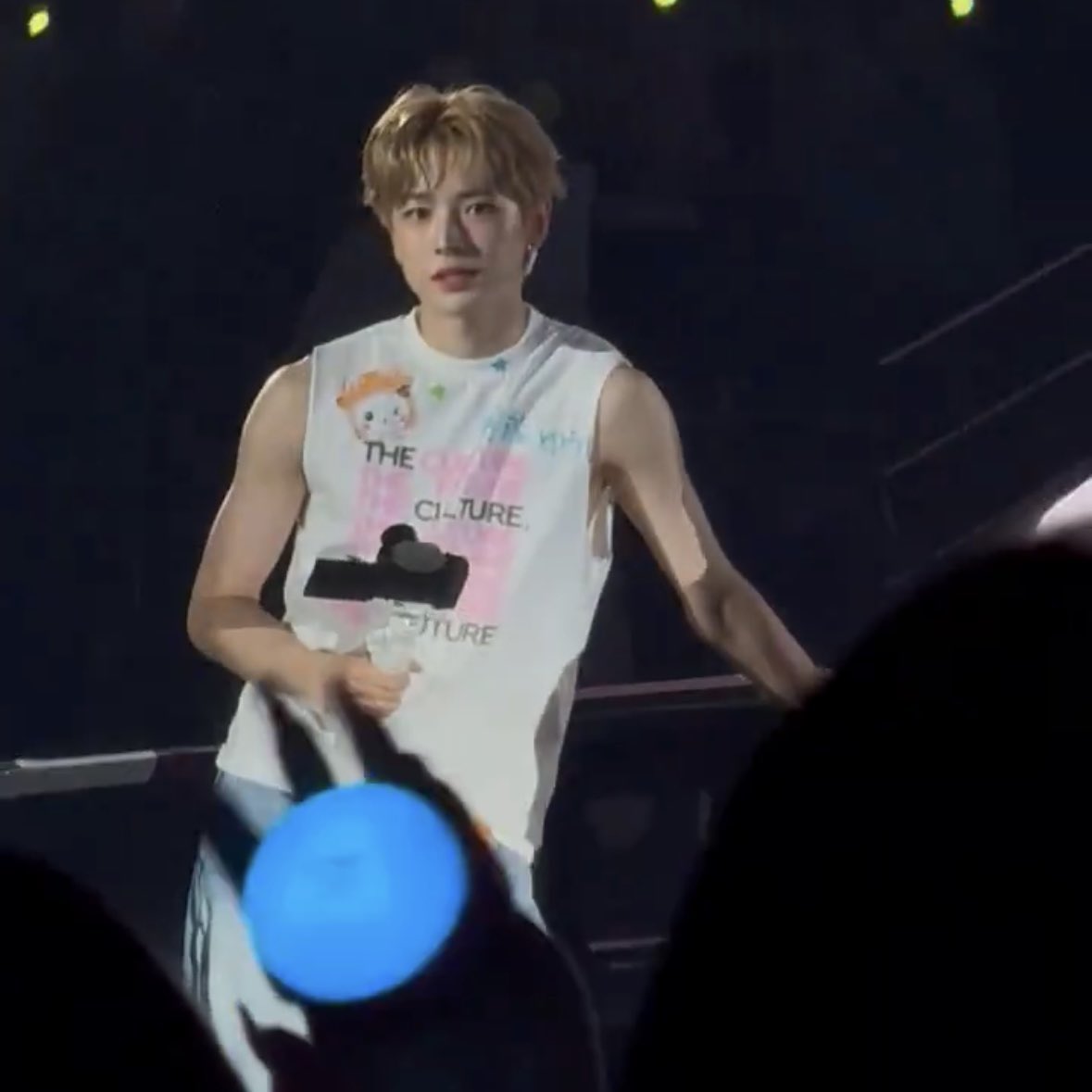 아니 유우시 어깨 너무넓어서 소매만 날린건데 걍 억나시된거 실화임 ?  
어깨선이 끝나고도 진짜 어깨가 한참 남아잇자나  ;