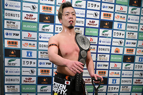 藤田「（※持参したシャベルを見せて）コレ、今日なんで持ってると思う？（中略）“成田ゆめ牧場穴掘り大会”、行ってまいりました。朝4時に起きて、5時出発。成田に着いて1時間ほど穴を掘って、お昼ご飯を食べて、そのまま試合に来ました」

全文は
njpw.co.jp/tournament/res…

#njnbg