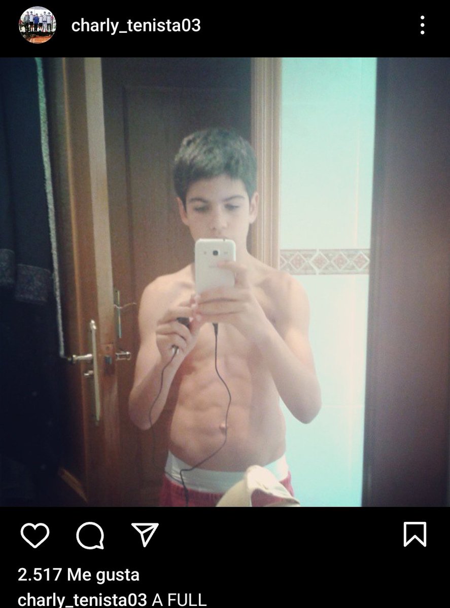 Tiempodetenis1's tweet image. Dinero, raqueta, patatas y ahora le podemos sumar 7 Grand Slams.

charly_tenista03 es histórico 😂