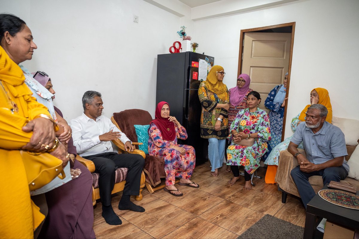 ކުރިއަށް އޮތް ލޯކަލް ކައުންސިލް އިންތިޚާބުގައި އެމްޑީޕީގެ ފަރާތުން މާލެ ސިޓީގެ މެޔަރ ކަމަށް ވާދަކުރައްވާ ކެންޑިޑޭޓް  <a href="/adamazim/">Adam Azim, Mayor of Male’ City</a>  އާއި މާލެސިޓީގެ އ.ތ.މ ކޮމެޓީގެ ރައީސާކަމަށް ވާދަކުރައްވާ ކެންޑިޑޭޓް <a href="/reesha_a/">Aishath Reesha</a> އާއި ހެންވޭރު އުތުރު ދާއިރާގެ ކައުންސިލްއަށް ވާދަ ކުރައްވާ ކެންޑިޑޭޓް