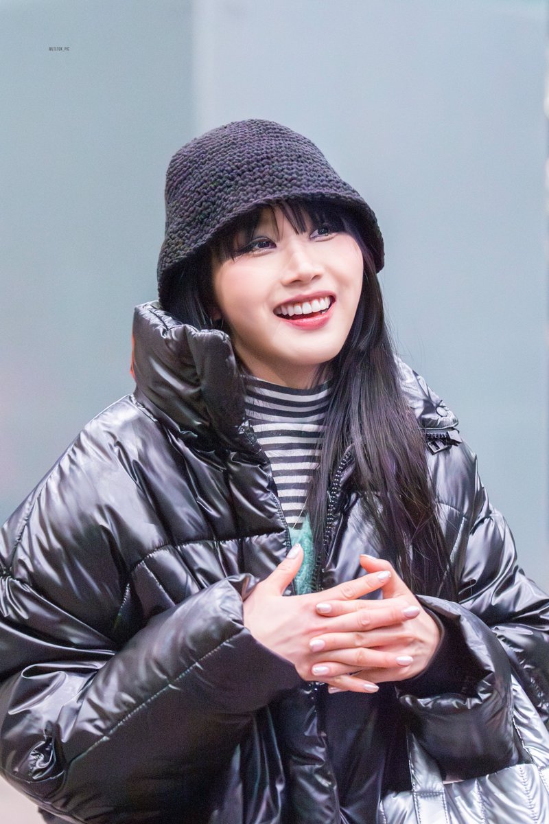 톸픽 tweet media