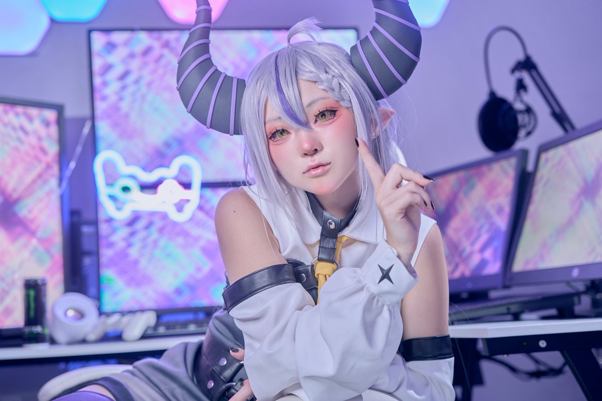 コスプレ/ホロライブ ラプラス・ダークネス🛸💜 photo @ya_su0707