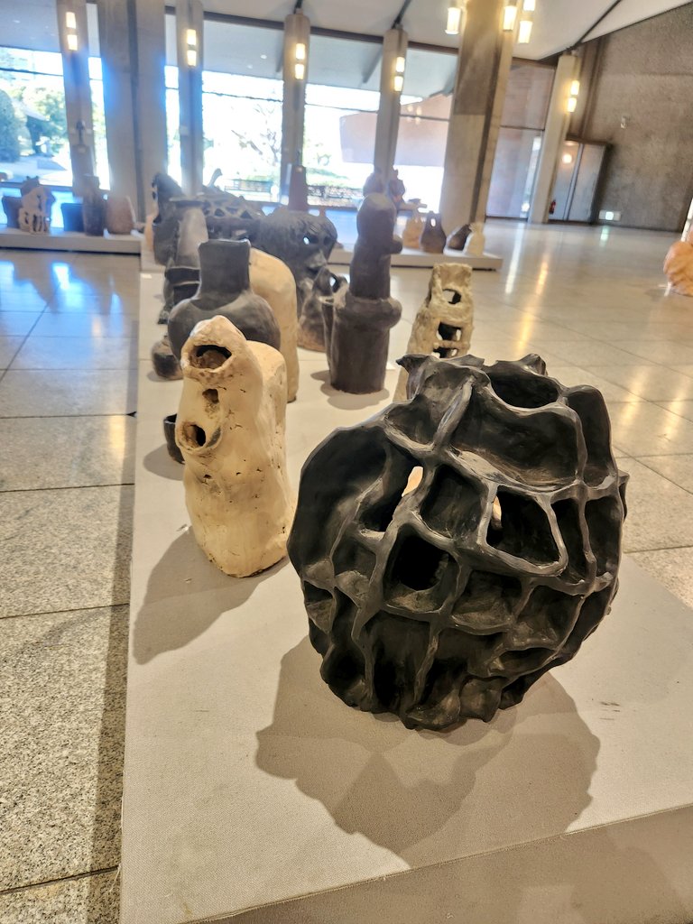 artoct's tweet photo. 美術館の陶芸展示が素晴らしかった
盲学校の方々の作品とのこと。 https://t.co/wpMavfynAs