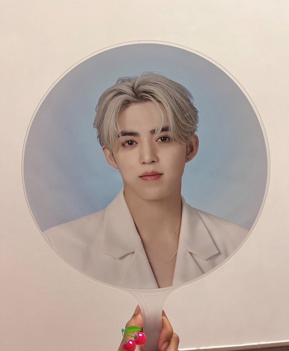 cheolsdevotion's tweet image. added to the collection 😝❤️🌹