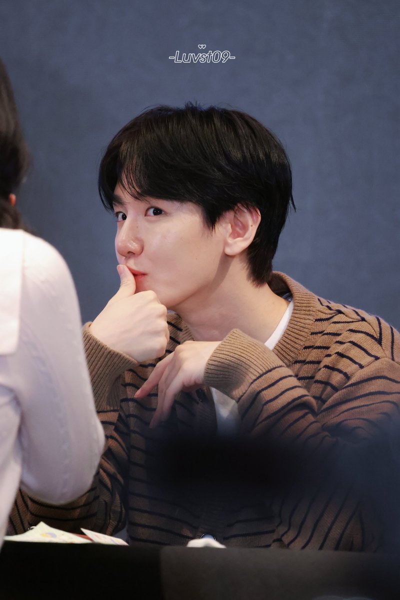Luvst_09's tweet photo. 260201 #백현 #BAEKHYUN 🫶🏻🫶🏻 https://t.co/pGxZL99slT
