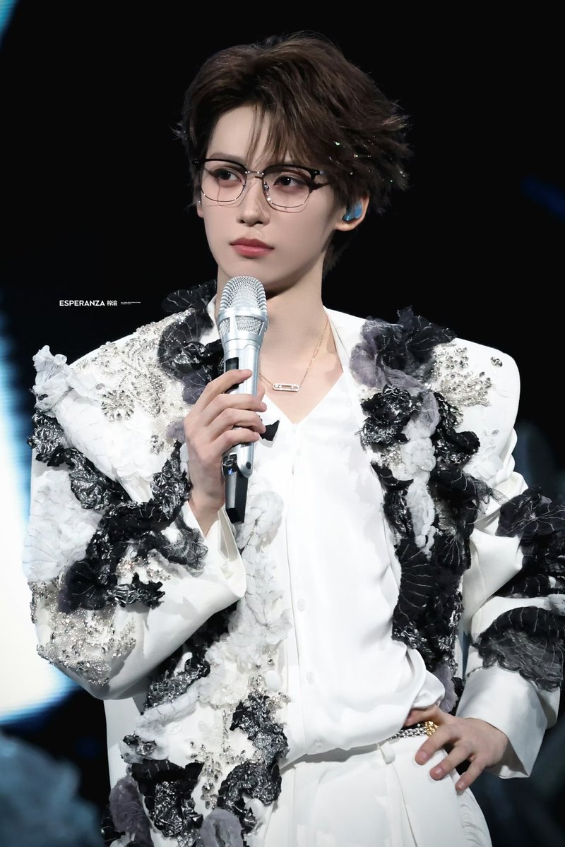 ziyugang_09's tweet photo. อือฮื้อ !! ช็อตนี้ผมตายจริงว่ะ

SHARE ZIYU WAVE RHYTHM 
#ZiYuTourXiaMenD3 https://t.co/yGRdcBYIps