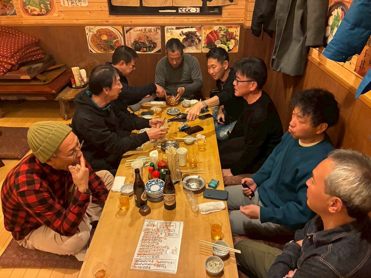 KFC05535015's tweet photo. 昨晩、旧窪川FC・ロッサライズKFCのOB会を開催しました🍺🎊久しぶりに仲間が集まり、当時の話や近況で大盛り上がり😆年代を超えて笑い合えるこのつながりが、本当にありがたいなと思いました😂 https://t.co/J1kndyXf4v