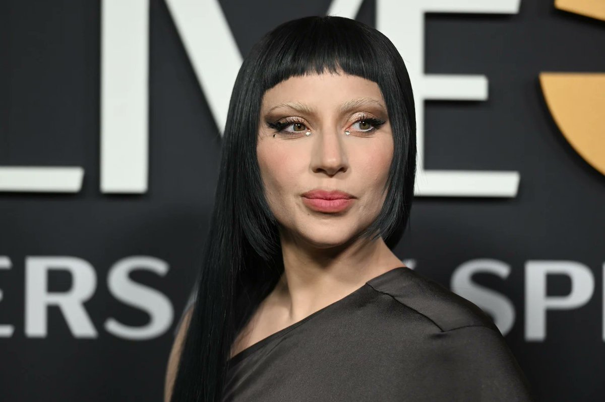 musicnewsfactpl's tweet photo. Jeffrey Epstein rzekomo wielokrotnie usiłował nawiązać kontakt z Lady Gagą w okresie promocji albumu "ARTPOP" i wykazywał zainteresowanie fundacją Born This Way.

Gaga oraz jej zespół nigdy nie odpowiedzieli na e-maile Epsteina. https://t.co/hslyTiLc19