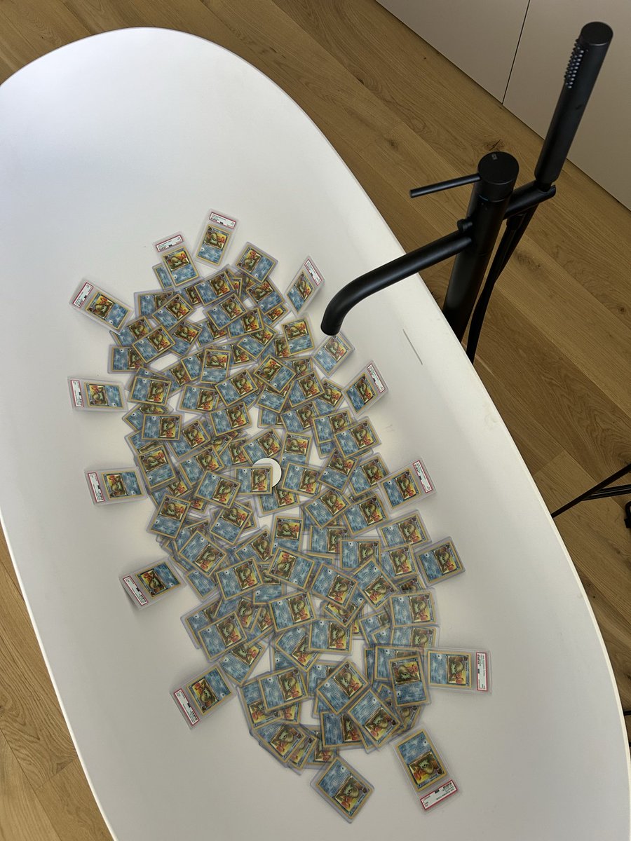Omanyte Hunter tweet media