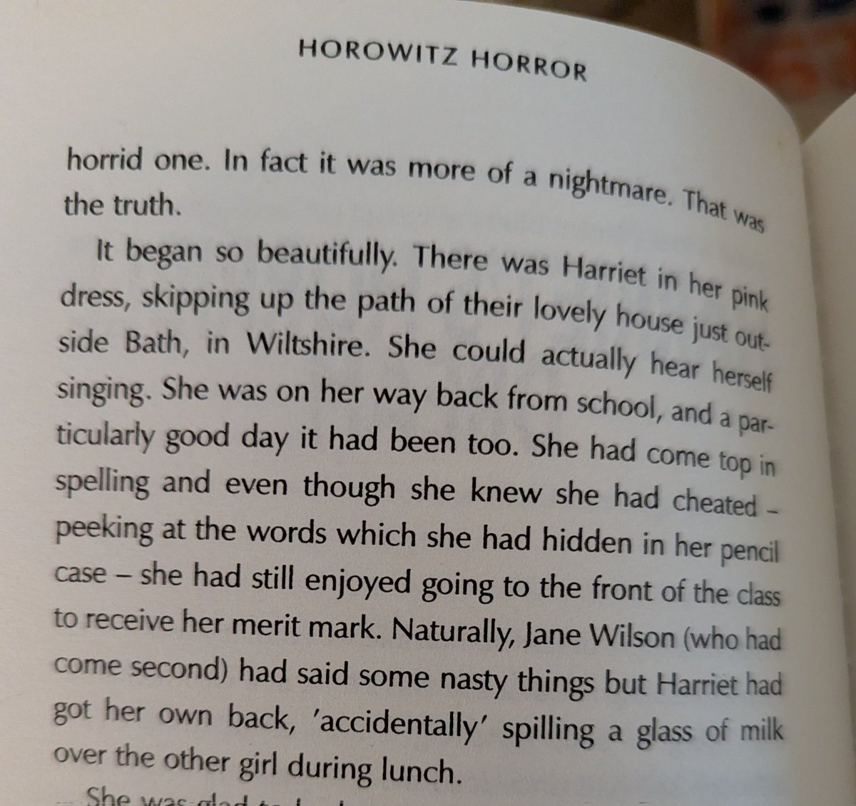 TomLay387913's tweet photo. Dear @AnthonyHorowitz I have been re reading Horowitz Horror after picking it up in a charity shop and I just wondered what happened here! Did you (or your editor) get mixed up? 

Ps. Big fan of your work especially Alex Rider and these horror stories. 😀 https://t.co/gvK3riSoPQ
