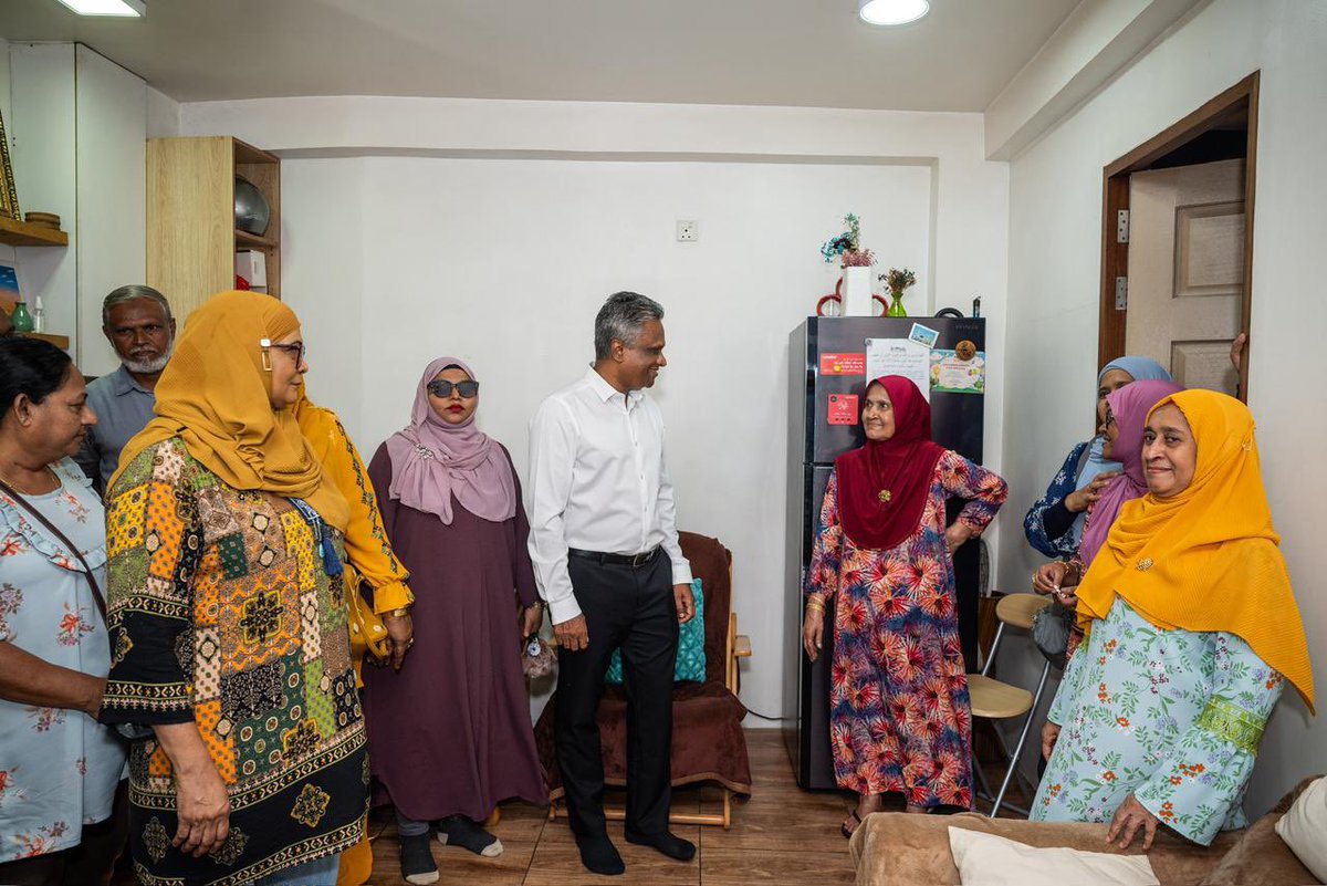 ކުރިއަށް އޮތް ލޯކަލް ކައުންސިލް އިންތިޚާބުގައި އެމްޑީޕީގެ ފަރާތުން މާލެ ސިޓީގެ މެޔަރ ކަމަށް ވާދަކުރައްވާ ކެންޑިޑޭޓް  <a href="/adamazim/">Adam Azim, Mayor of Male’ City</a>  އާއި މާލެސިޓީގެ އ.ތ.މ ކޮމެޓީގެ ރައީސާކަމަށް ވާދަކުރައްވާ ކެންޑިޑޭޓް <a href="/reesha_a/">Aishath Reesha</a> އާއި ހެންވޭރު އުތުރު ދާއިރާގެ ކައުންސިލްއަށް ވާދަ ކުރައްވާ ކެންޑިޑޭޓް