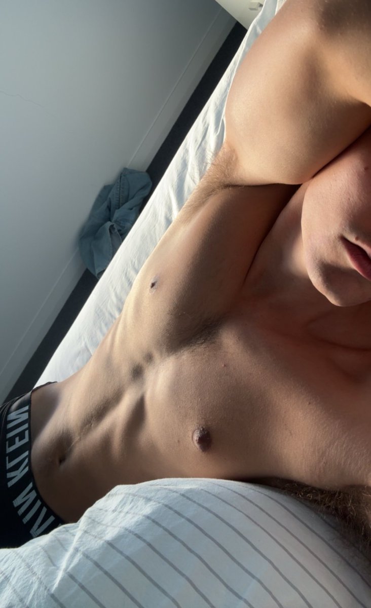 Sunny_flirty's tweet photo. POV: you wake up next to me 👀 #moots #moothunt #horny #nsfwacc #nsfwtwt #chudai https://t.co/1bnrF1iDDQ