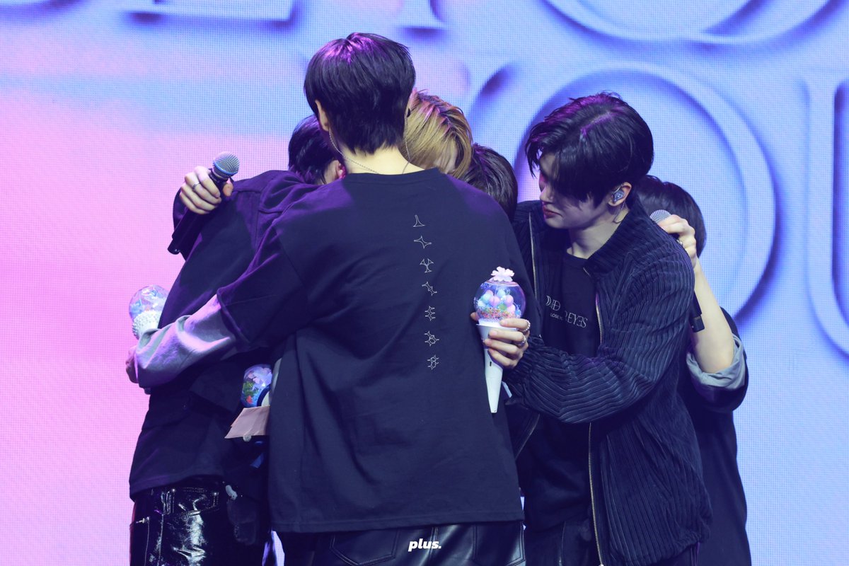 𝘱𝘭𝘶𝘴. tweet media