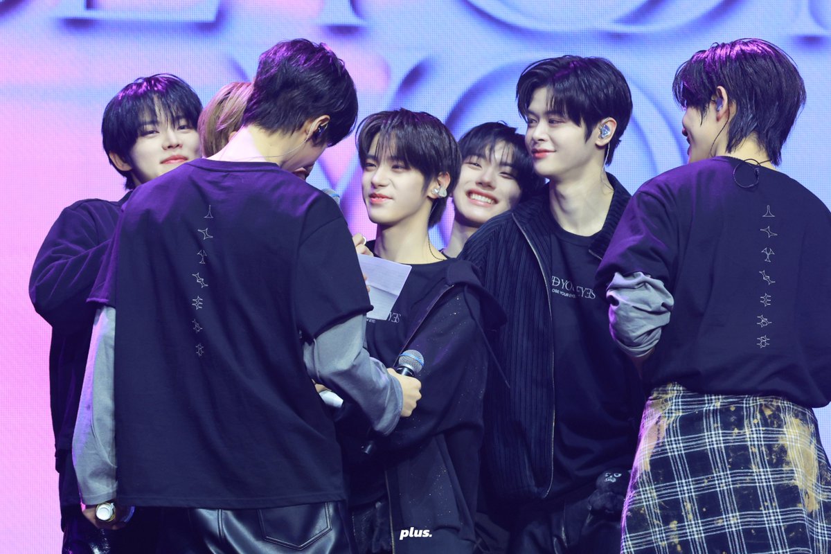 𝘱𝘭𝘶𝘴. tweet media