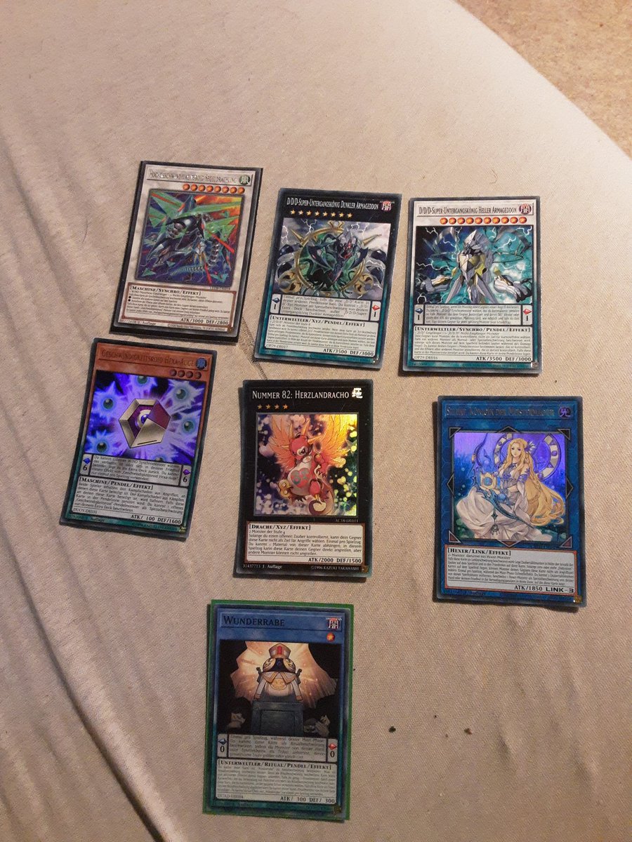 Da ich ein clip von <a href="/TheTimotry/">Timotry/Hikona⛩️Demon VTuber</a> über sein Yu-gi-oh Rantum gesehen habe dachte ich mich ich zeig ihm hier paar Karten über die er sich aufgeregt hat 🤣

Da hätten wir Synchro,Xyz,Link,Pendel, Pedel-Ritual, Pendel-Synchro und Pendel-Xyz

Na kannste alles zu ordnen Timo? 😇😁🤭