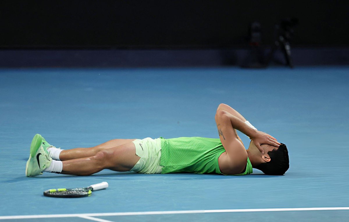 #AusOpen | Para dimensionar, #Alcaraz con solo 22 años ya es toda una leyenda del tenis, superando a históricos como Don Budge, Rod Laver y Rafa Nadal en lograr el Career Grand Slam antes que todos ellos

AO 🏆
Roland Garros 🏆🏆
Wimbledon 🏆🏆
US Open 🏆🏆

ENORME DON CARLOS!!👑