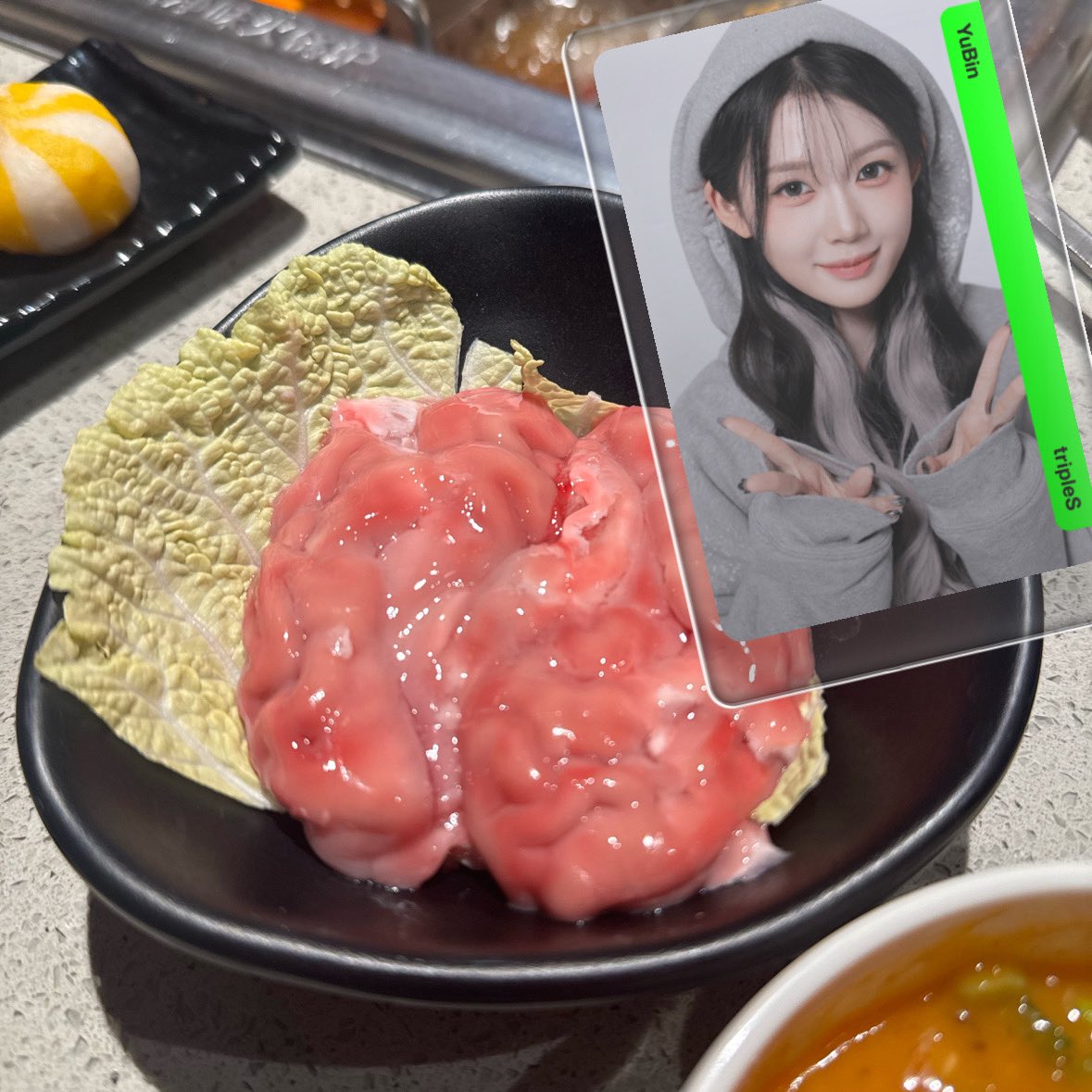 팬아트 그림 그리신 거 너무 예뻐서 놀랬어요!!
특전으로도 예쁜 그림들 남겨주셔서 감사합니다

#작전명_돼지뇌를_먹어라
#돼지뇌는_필수_두유피_무조건