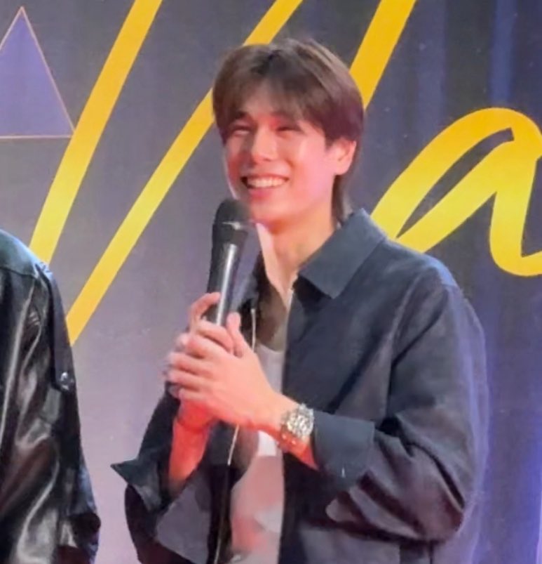 Comedyyelloww_'s tweet image. ไอเีห่นๆๆๆๆๆ จากใจแม่เคะนะ วันนี้ภูวินในกล้องพี่น่ารักเป็นพิเศษมากๆๆๆๆ ด้วยมวลด้วยบรรยากาศหรือด้วยอะไรก็ตามอะ วันนี้นางเคะที่สุดในใจชั้นเลยเว้ย 😭😭😭 แบบจิ้มลิ้ม น่ารัก ยิ้มหวาน น่ารักมากจริงๆๆ หาคำบรรยายไม่ได้แล้วเนี่ย  💖 (ปกติชั้นไม่เคยถ่ายนางออกมาได้น่ารักขนาดนี้เลยนะ…