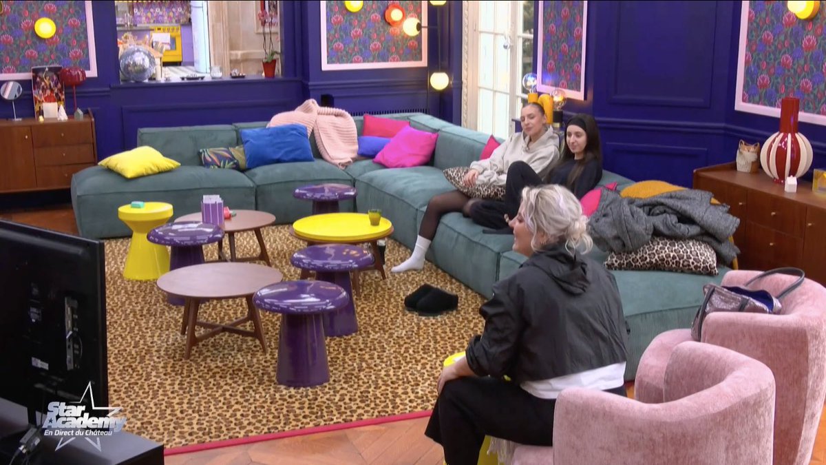 angele_O9's tweet image. Premier debrief                                Dernier debrief 
#StarAcademyleLive #StarAcademy