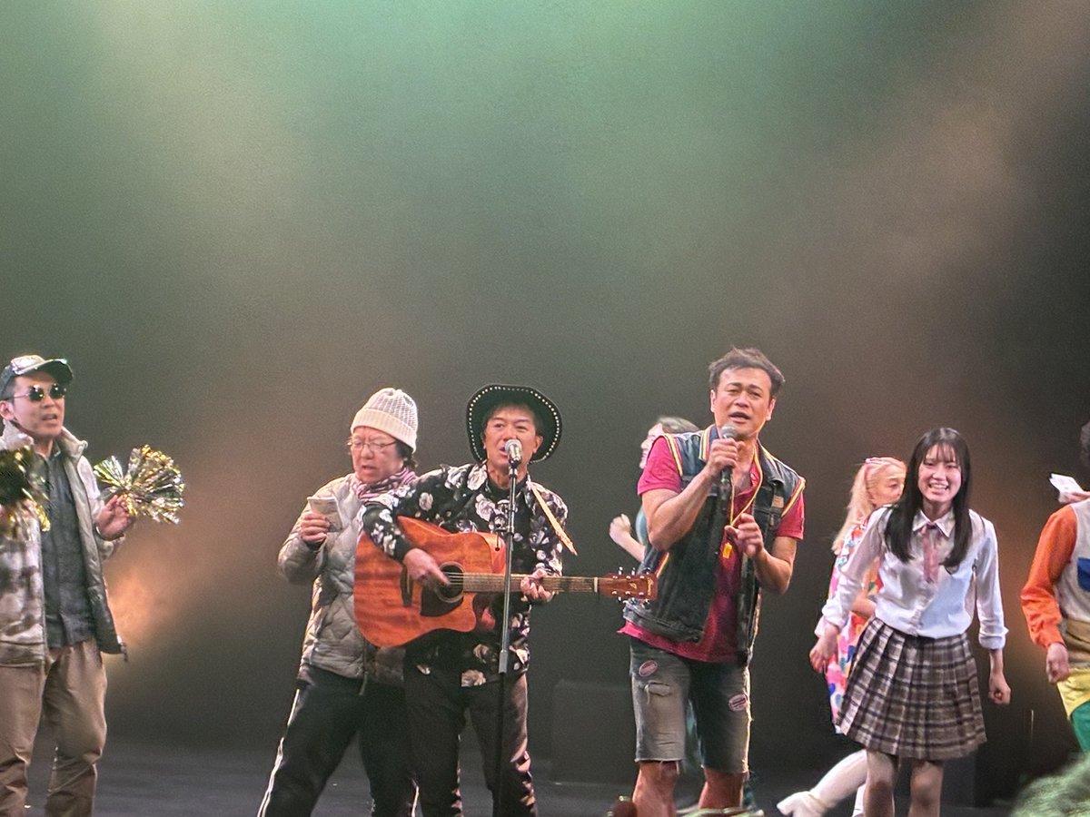 kawuo01's tweet image. 土曜日は俺の作曲した『青春探偵ロックンロール』がテーマ曲である演劇【青春探偵】の２回目のエンディングで歌わせていただきました。ありがとうございます。また、カラーシングの配信2次審査も突破！
まだまだ頑張る61歳！2月も張り切って行くでー！