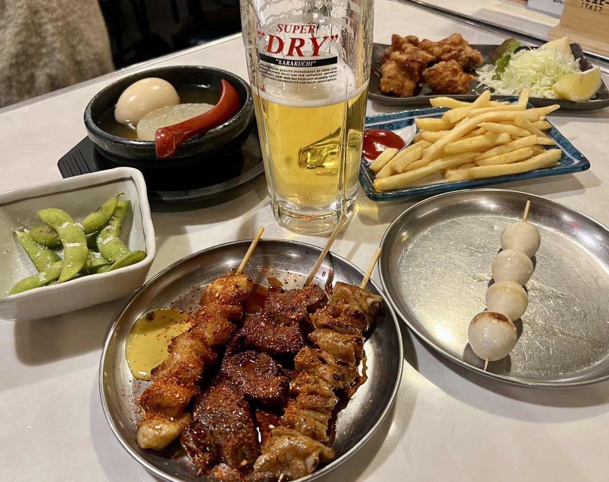 近場の行きつけの酒場の¥999お得セット。

これを2人前注文するだけで追加のつまみは不要なレベルになってしまうボリューム感。

ありがたいことです。酒をたくさん飲んでバランスとらねば。