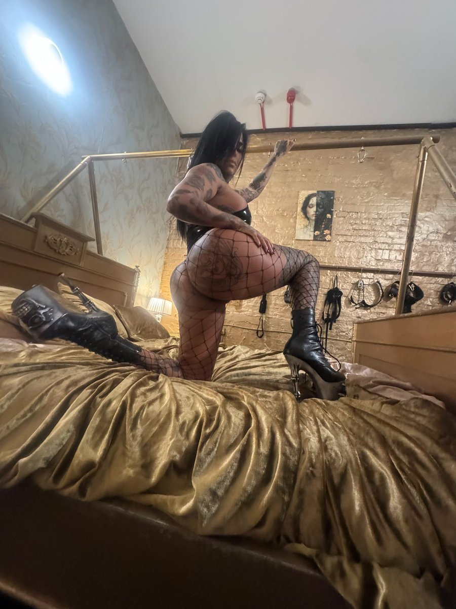 Isla grey tweet media