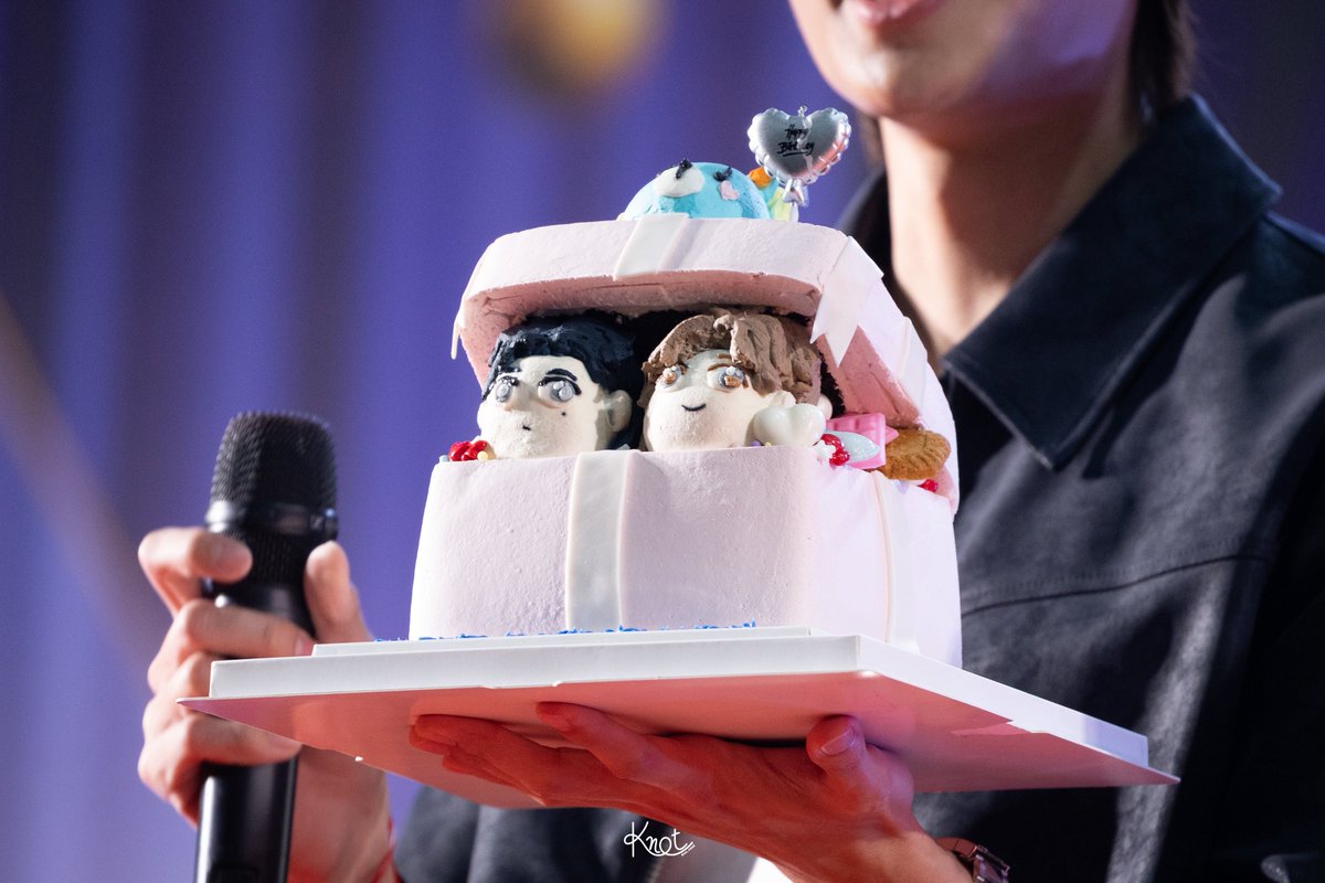 nn_tand's tweet image. 🧡🤍🎂🎉

THE GOOD YEAR OF POND
#Happy25thPondDay 
#ppnaravit #phuwintang