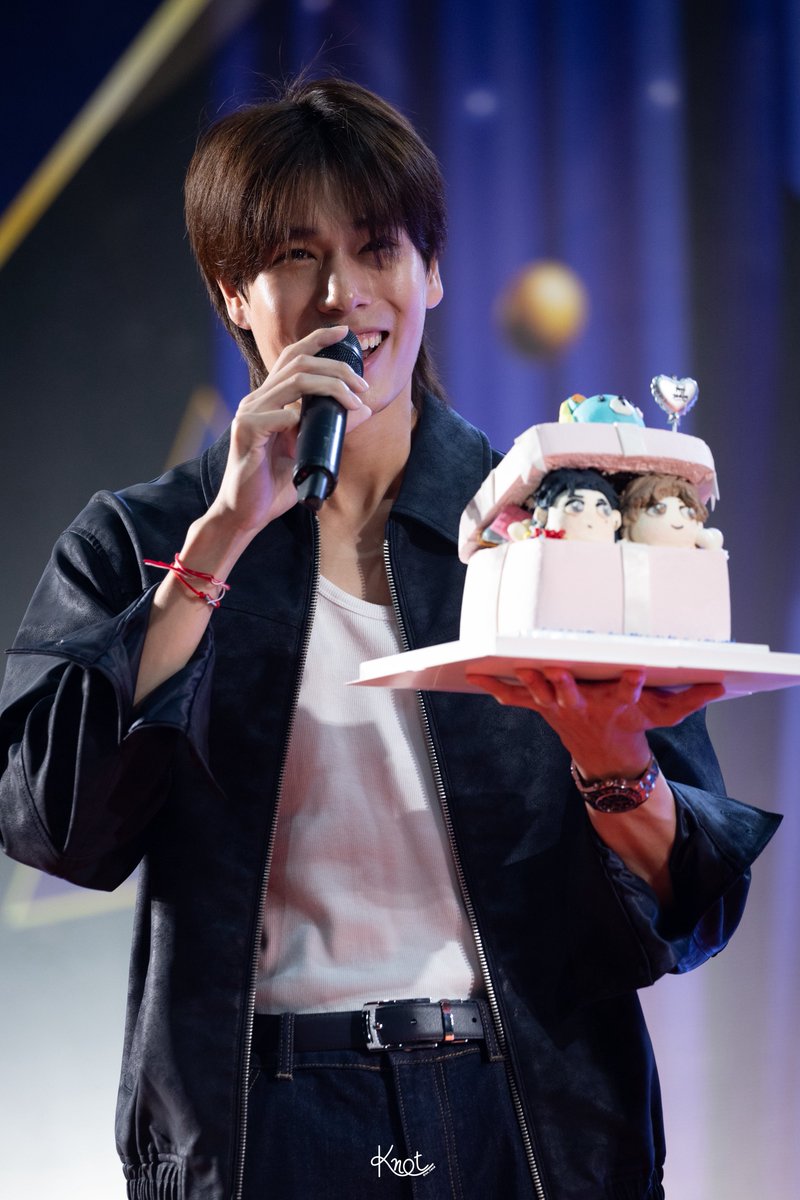 nn_tand's tweet image. 🧡🤍🎂🎉

THE GOOD YEAR OF POND
#Happy25thPondDay 
#ppnaravit #phuwintang