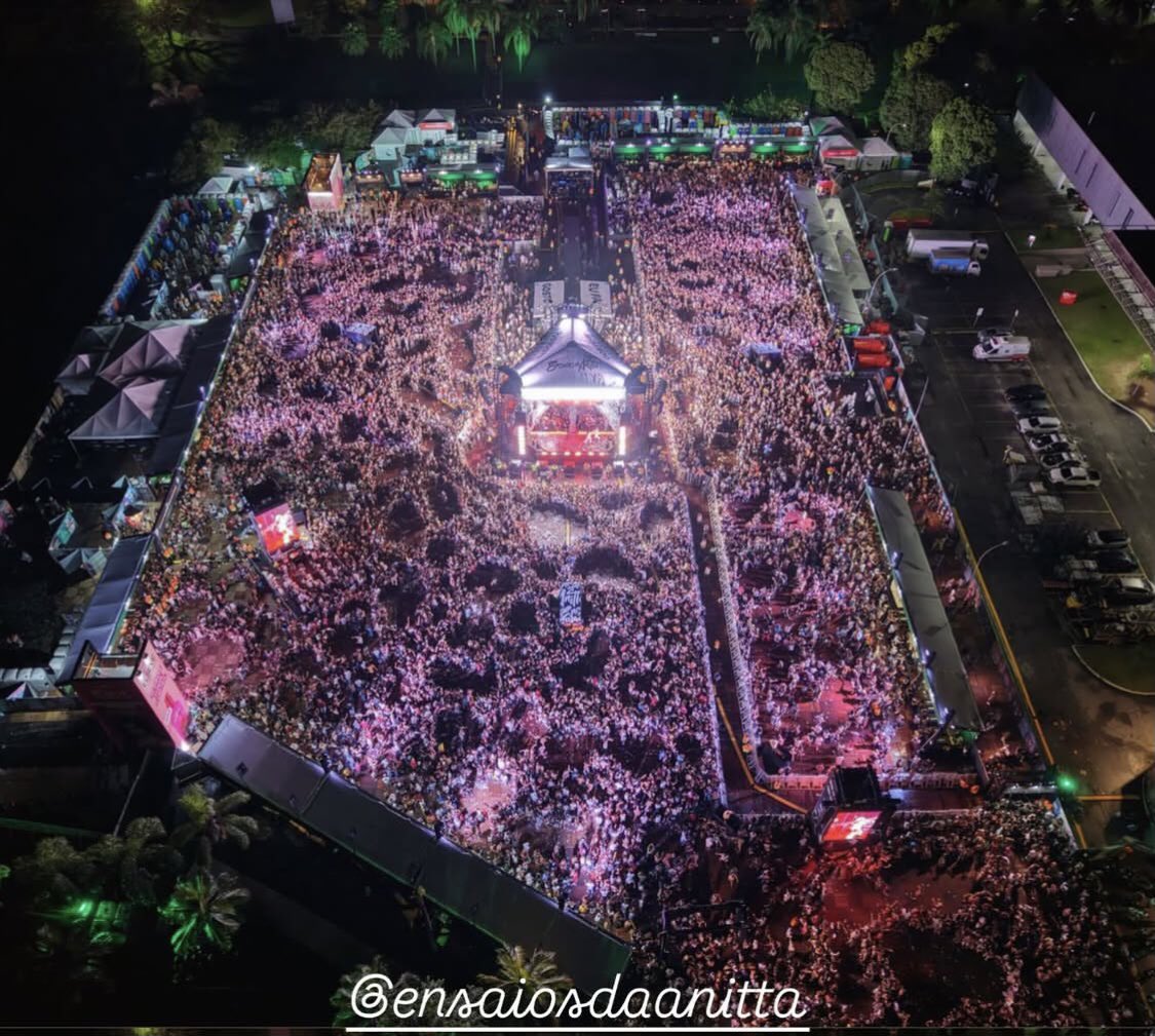 Pra uma mulher ter um público fiel pagante ñ é pra qualquer um, só Anitta poderia.

Pará✅
Ceará ✅
Brasília ✅
Curitiba ✅
Pernambuco ✅
Minas Gerais ✅
São Paulo 3x✅
Rio de Janeiro 2x✅