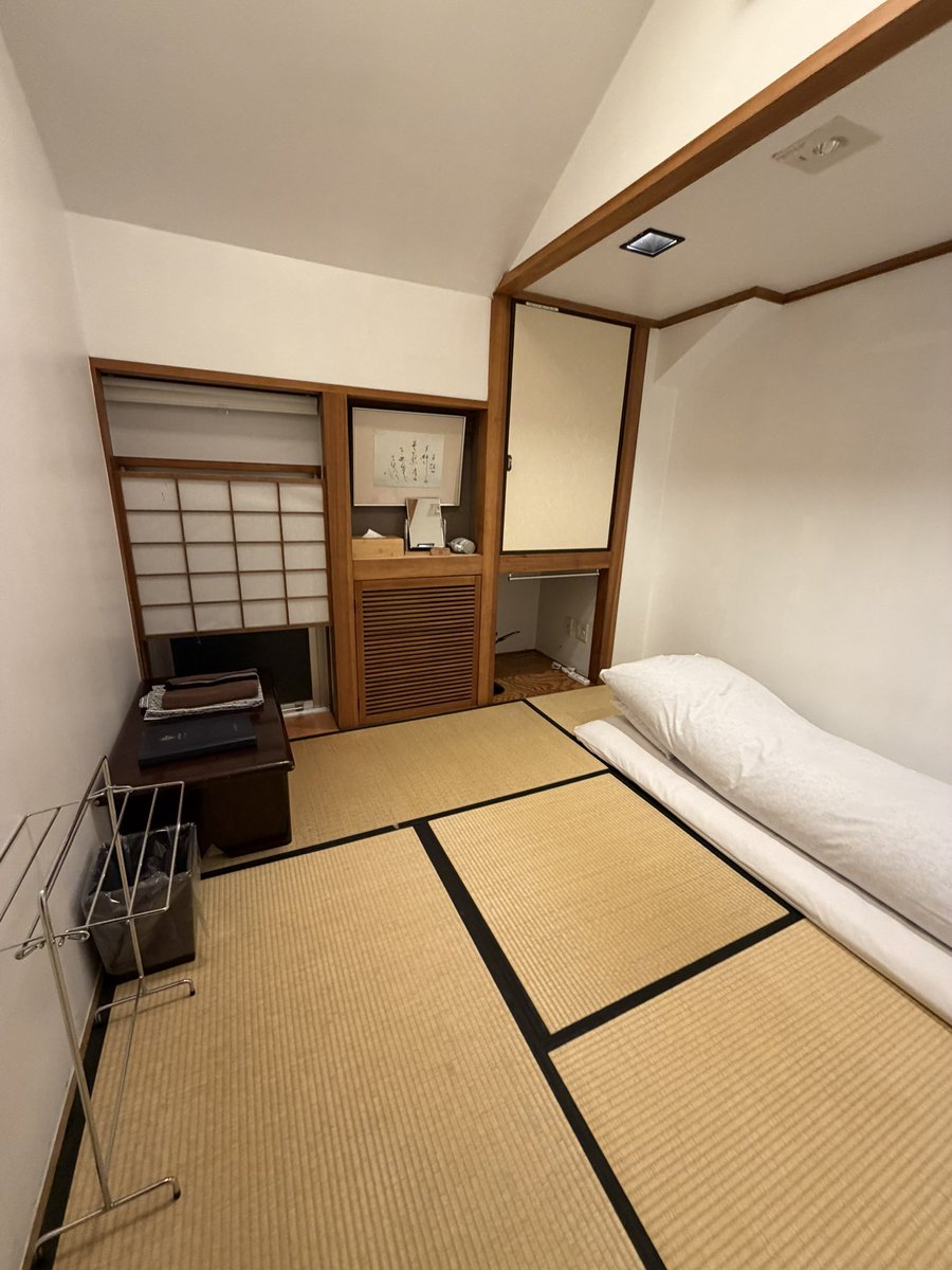 いつもの池袋の旅館へ。
宿泊者はほぼ海外の方だが静か。
4000円台は、かなり助かる。