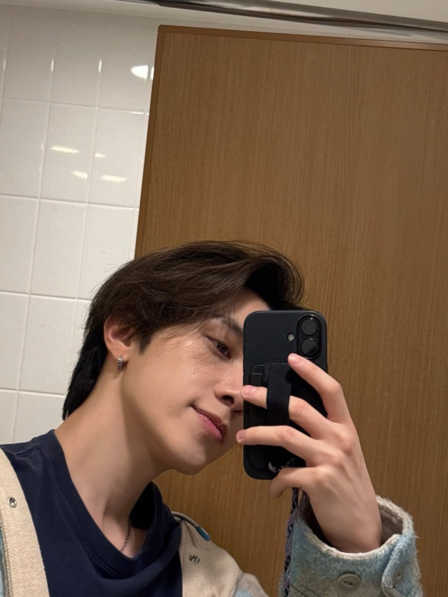 nderyh's tweet image. 260201 hendery 💬