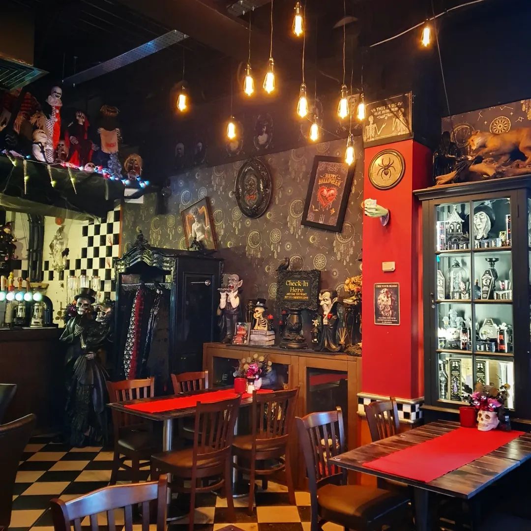 TurtleFleur's tweet image. After purchasing some paints from Warhammer, popped into my fav rock/horror cafe/bar for lunch 😋 #Rock #Horror #Cafe #Bar #Birmingham