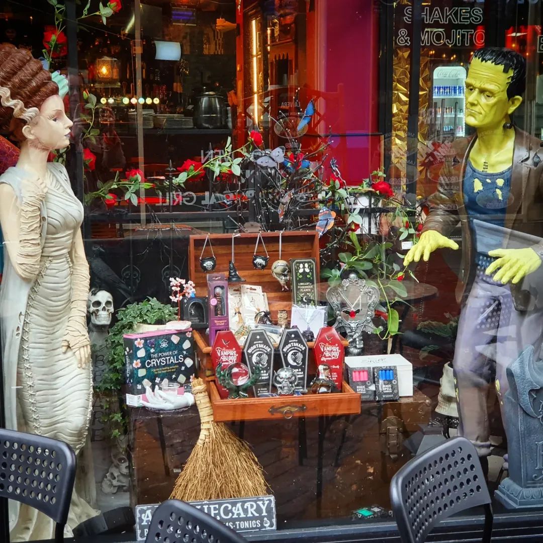 TurtleFleur's tweet image. After purchasing some paints from Warhammer, popped into my fav rock/horror cafe/bar for lunch 😋 #Rock #Horror #Cafe #Bar #Birmingham