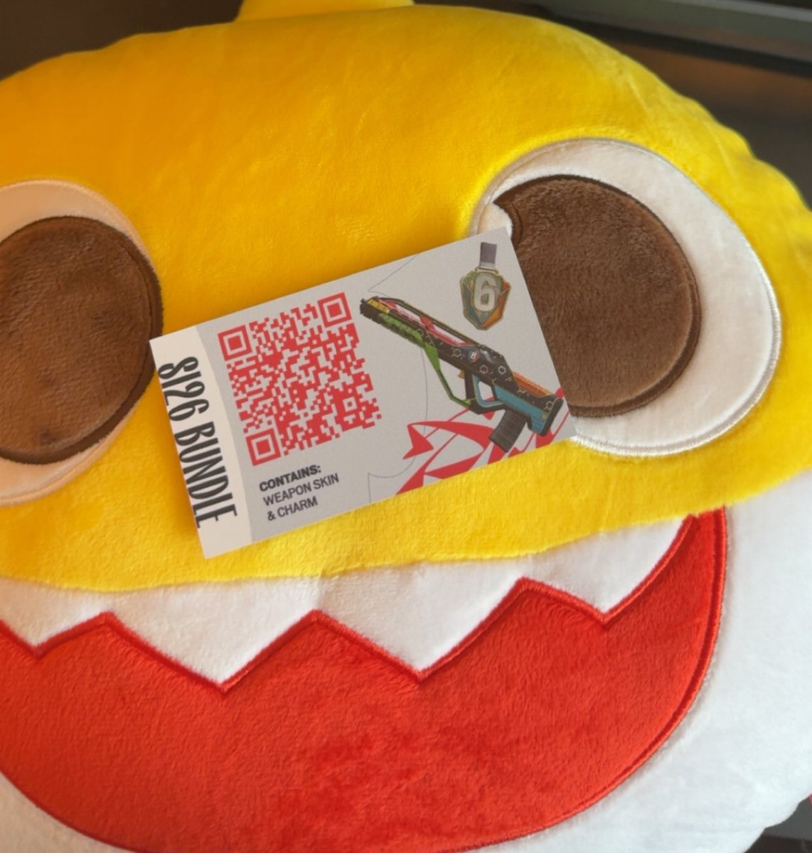 R6SharKK_'s tweet image. Hey, before the start of SI2026 in Paris, I'm giving away a Six Invitational skin 🙌

To enter :

- Follow @R6SharKK_✅
- RT this tweet 🔁

The draw will take place on February 16th 🦈