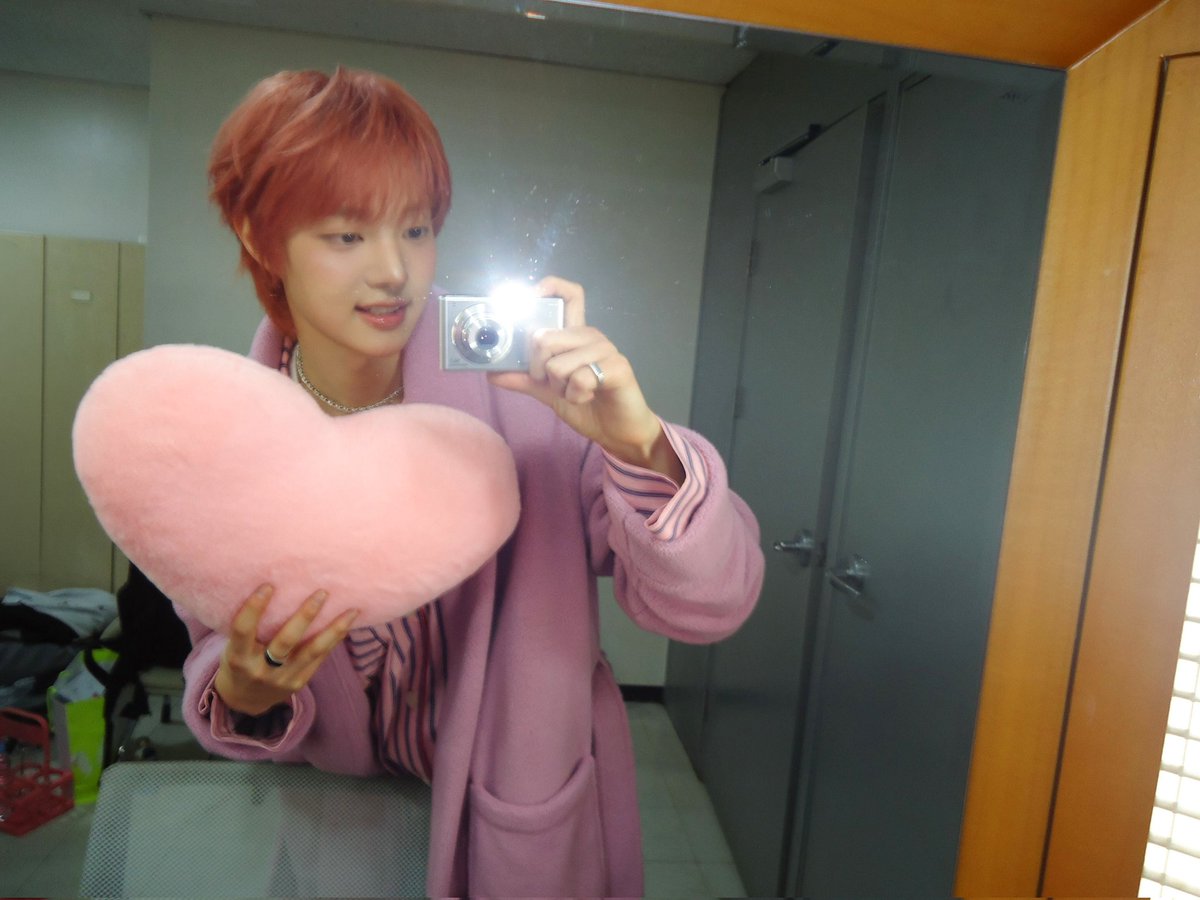 mulandmul's tweet photo. 디카♡의주 영원하길.... https://t.co/ggHCcXxXfY