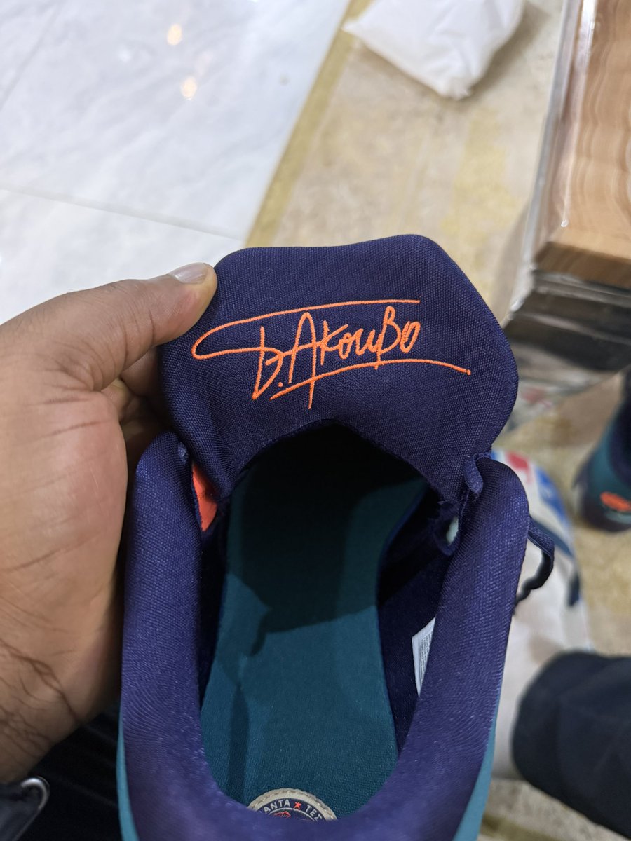 Fagalex_GDS's tweet photo. Giannis Antetokounmpo ZoomAir 

U go think say na Izu clothings sell am 

This one no be Lagos Island. Know wetin u go talk o https://t.co/6SkVvRjqhK