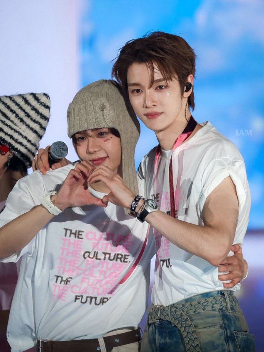 sungtarofeed's tweet image. Me? Obsessed with them? Hell yeah.