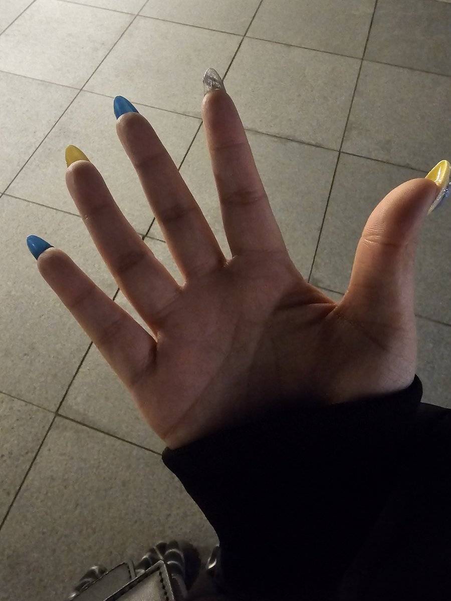 LixxS🐥🩵໒꒱· ゚ tweet media