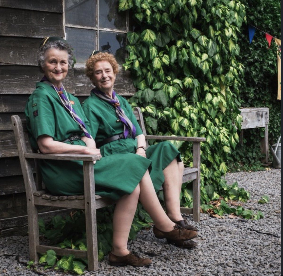 Don’t forget #CallTheMidwife continues tonight at 8pm on BBC One 👶🏻 

Here is a BTS image of Linda &amp; Georgie Glen (Miss Higgins) from last weeks episode. 

#LindaBassett #PhyllisCrane #GeorgieGlen #MissHiggins