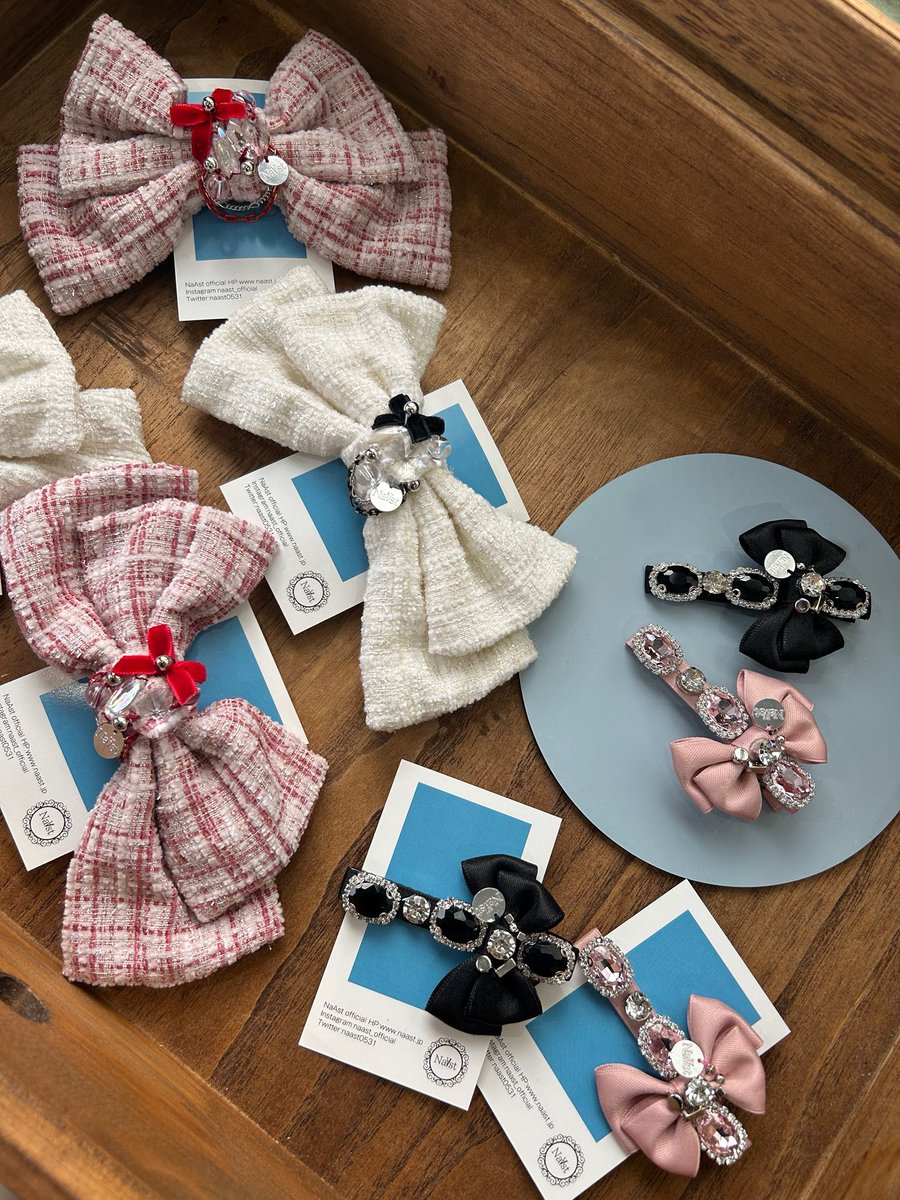 只今よりOnline shopにて新作2種類販売開始しました💡 ヘアピンの黒は