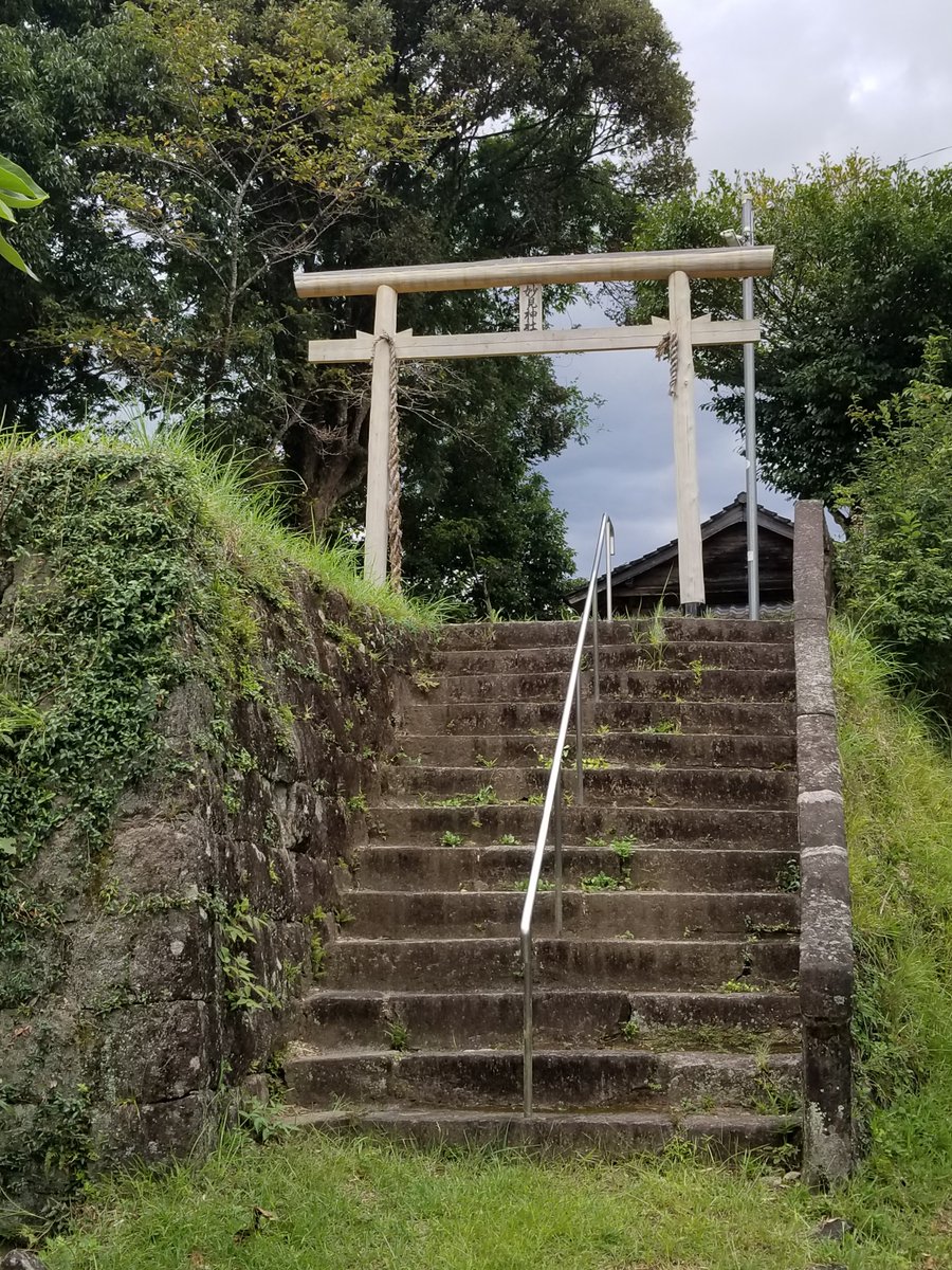 zigemon1971's tweet photo. 夏目友人帳うつせみに結ぶ
名取さんが陣を描いた神社⛩️ https://t.co/3fYKDlZxqm