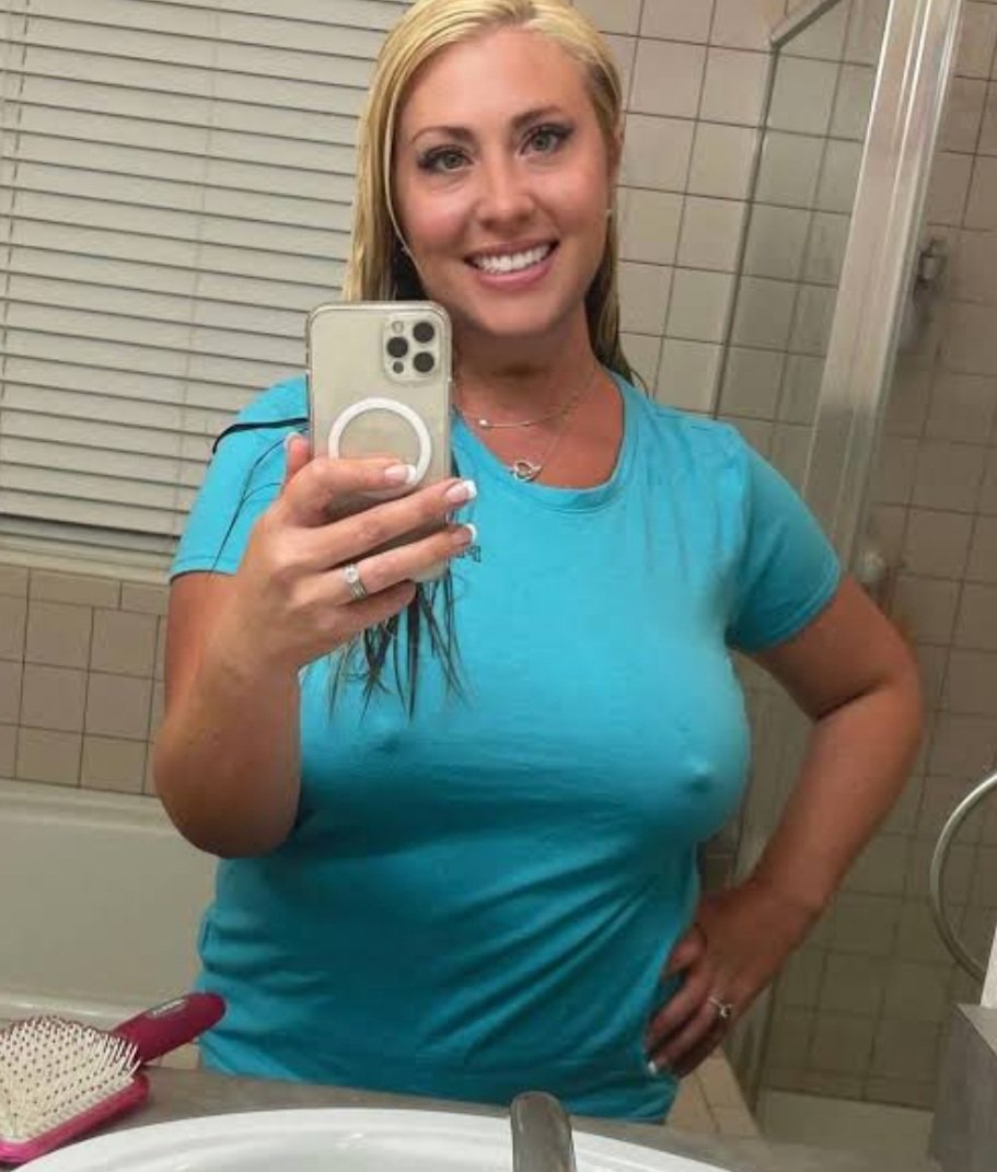 SWayn1829469's tweet photo. Do you think I'm sexy in your eyes 👀 https://t.co/0AS72wz6oG