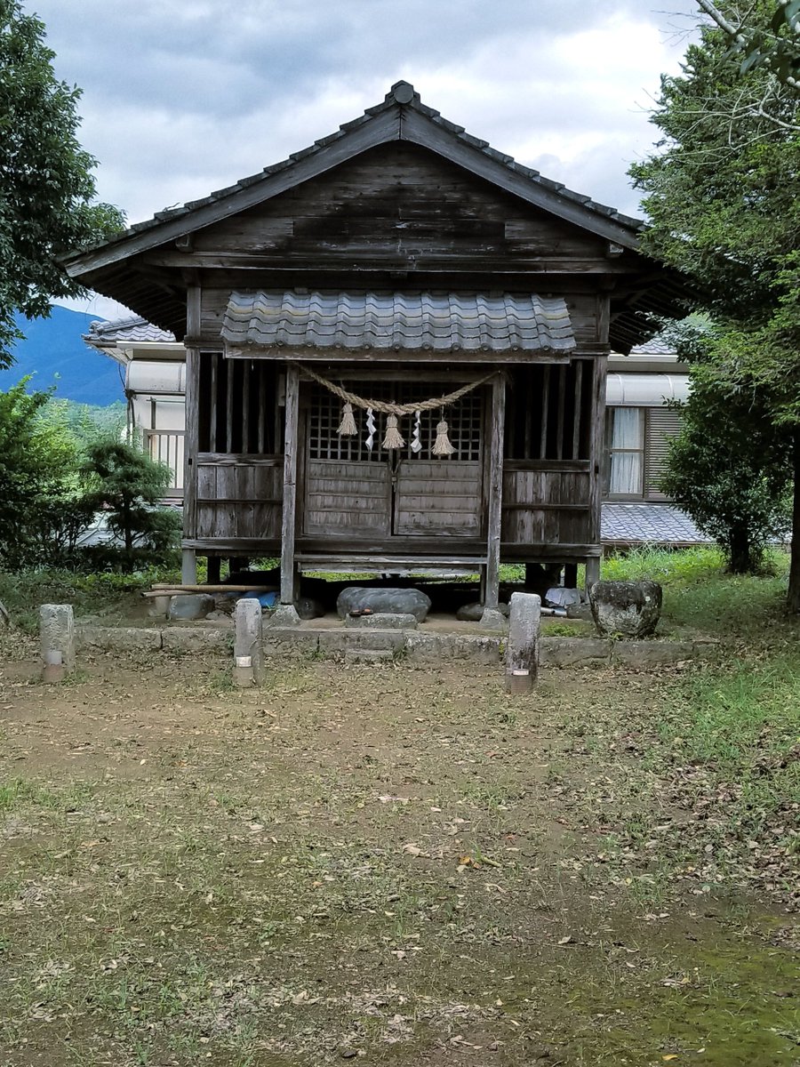 zigemon1971's tweet photo. 夏目友人帳うつせみに結ぶ
名取さんが陣を描いた神社⛩️ https://t.co/3fYKDlZxqm