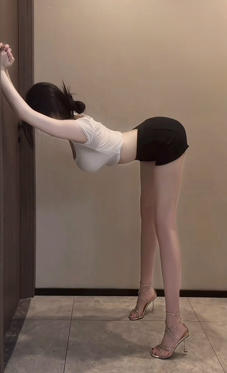 쌤이랑 스트레칭 할래?ㅎ

#펨돔 #교사 #일탈