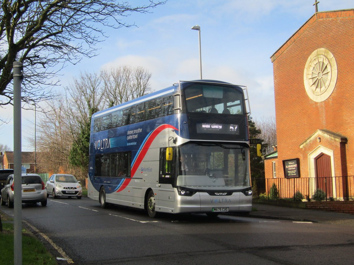 EM81tw's tweet photo. The first 'new' new buses to hit East Gateshead since 2013..?

Three of seven new GNE Voltra Electroliners pictured on the 58 between Newcastle and Heworth (as well as the 57 on Sundays when both routes interwork) https://t.co/3oHYP6wxPz