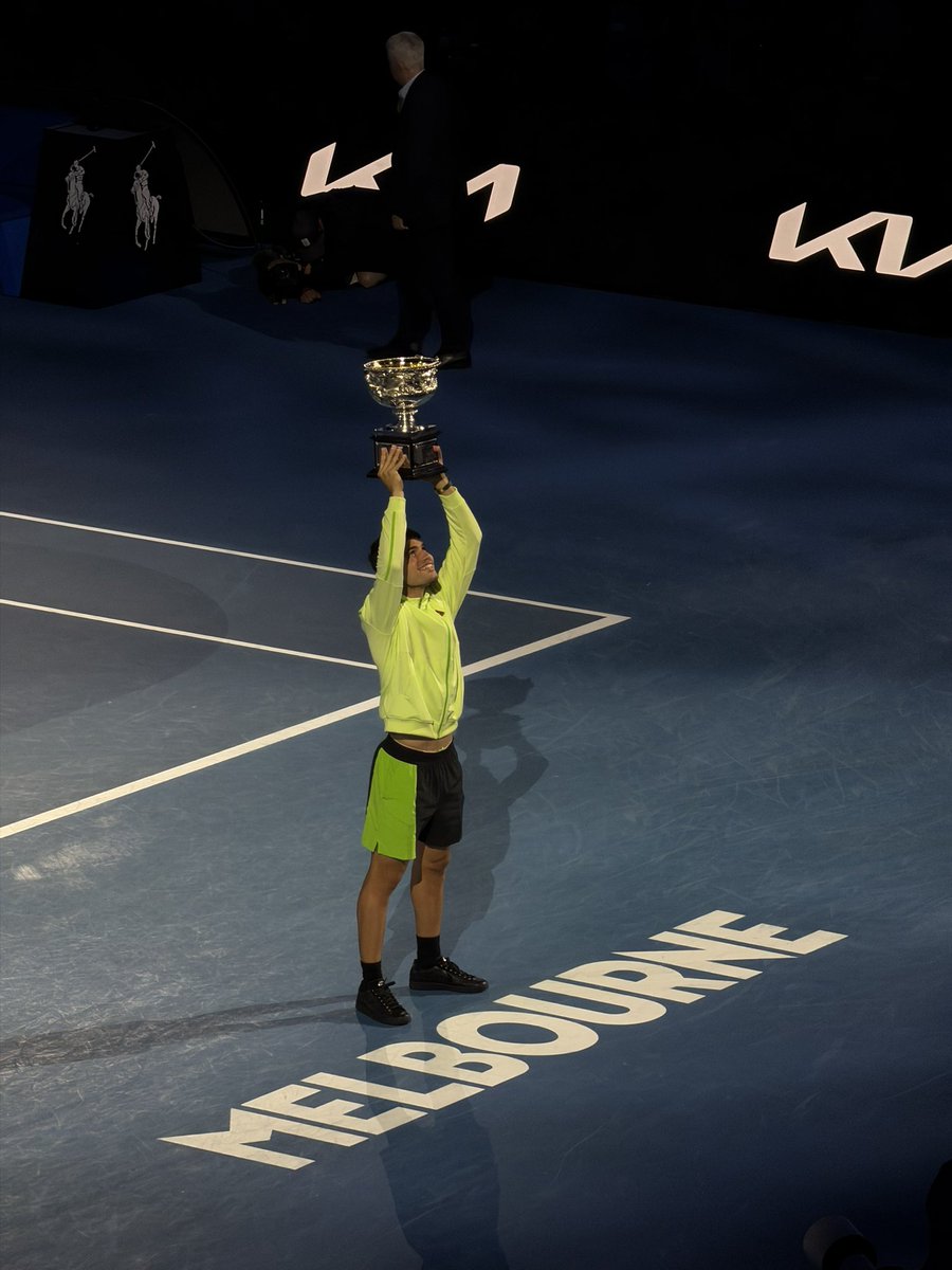 Para aquellos que llevaban un mes y medio esperando a que hubiera un traspiés para sacar el cuchillo…