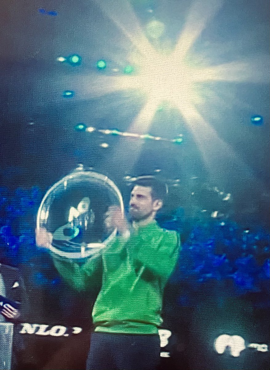 DjokovicUk's tweet image. Novak Djokovic….the star shining on him 🌟 

He didn’t think he would ever be at a GS closing ceremony again at 38 but here he is, runner-up to world number 1 after putting out Sinner.

Here’s to hoping we  see him play again very soon 🙏🏻

#NoleFam #djokovic𓃵 #AO26 #RunnerUp