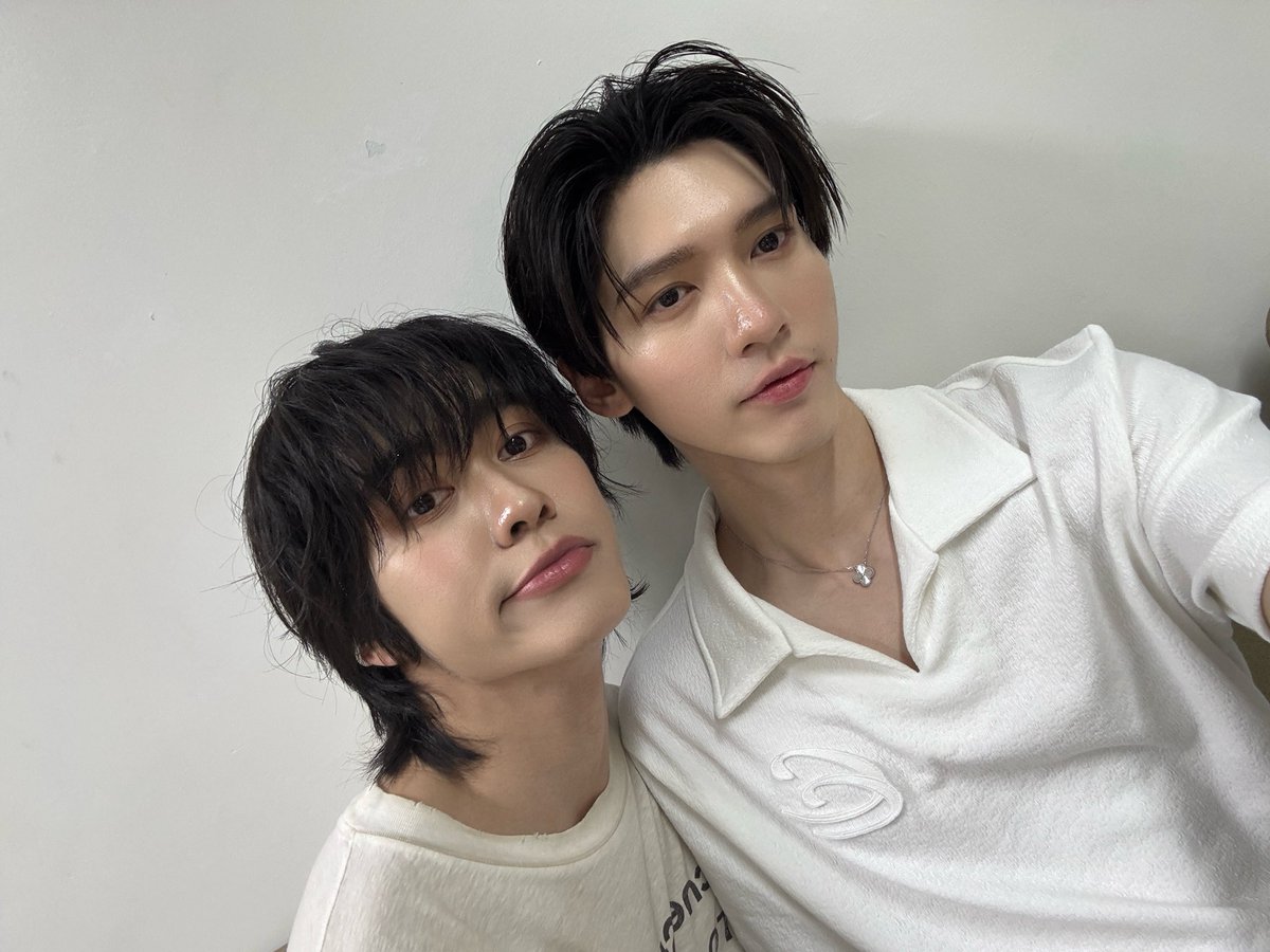 tnbau1's tweet photo. ขอบคุณทุกคนมากๆนะครับ คิดถึงท��กคนมากๆเลย รู้สึกว่าไม่ได้เจอกันแบบนี้นานมากๆ แต่ยังไงก็ได้เจอกันละ ขอให้ทุกคนมีความสุขนะครับ แล้วก็เป็นกำลังใจให้ในก��รทำสิ่งต่างๆในปีนี้นะ ขอบคุณทีมหน้าจอด้วย ขอให้ได้มีโอกาสเจอกันบ่อยๆนะครับ วันนี้ได้กำลังใจซ้อมคอนแล้ว เจอกันนะค้าบ รักทุกคนครับ 

AOUBOOMCERI FS WITH DAILY

#สนามอ่านเล่น2026xAouBoom